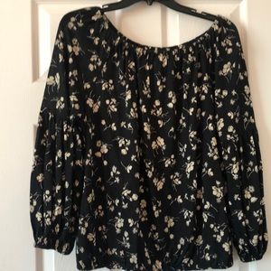 Lauren blouson sleeve black and cream flower top